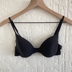 Victoria’s Secret Body By Victoria Black Bra Size 34A